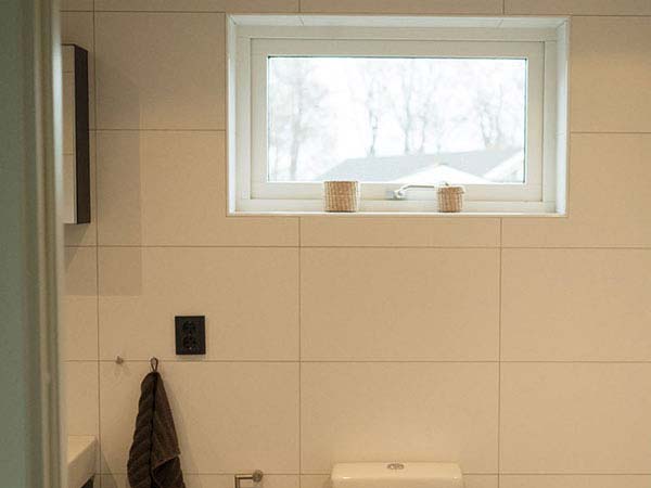 大阪府大東市の北欧住宅建材販売オストコーポレーション関西の取り扱いブランド北欧木製三層ガラス窓