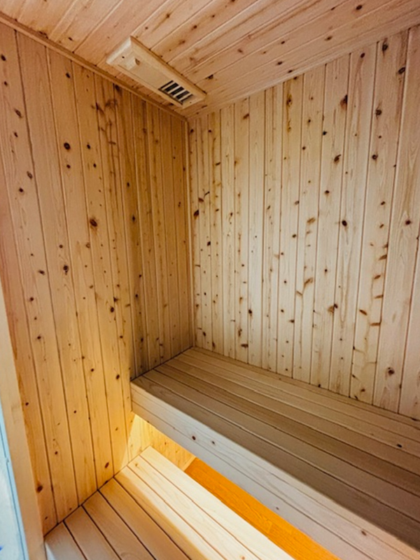 カントリーテイストのTYLOサウナルーム
