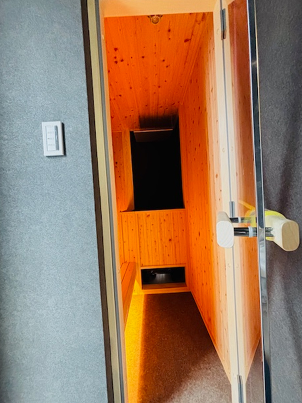 カントリーテイストのTYLOサウナルーム